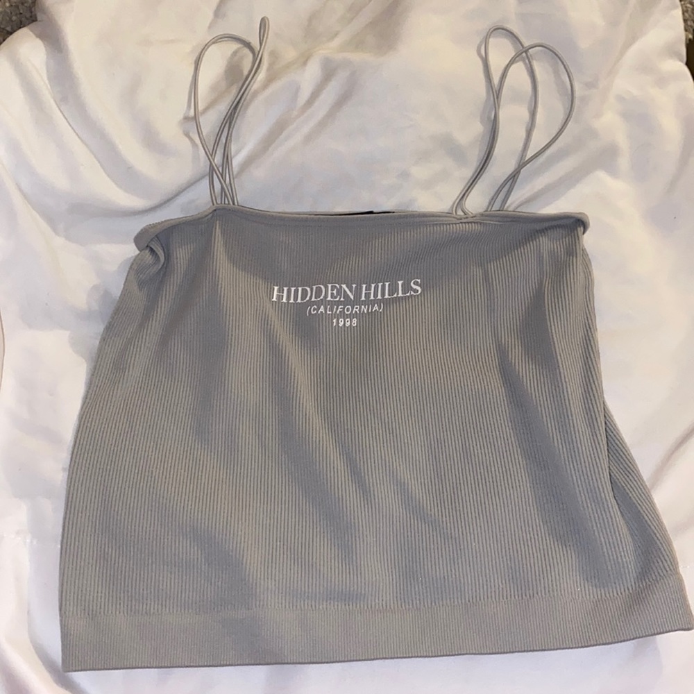 gray crop top tank